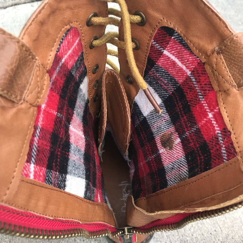 Boots - Picture 3 of 4